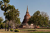 Thailand, Old Sukhothai - the bell-shaped chedi of Wat Chana Songkhram (xiv c.), one of the largest chedi in Sukhothai.